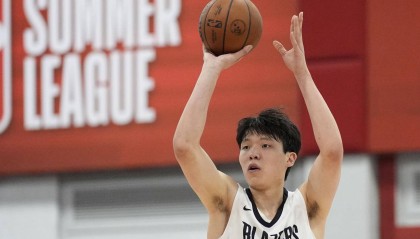 九游体育-Karsa新星失利表现惊艳山东泰山篮板制胜，西班牙队观众沸腾直接炸裂 